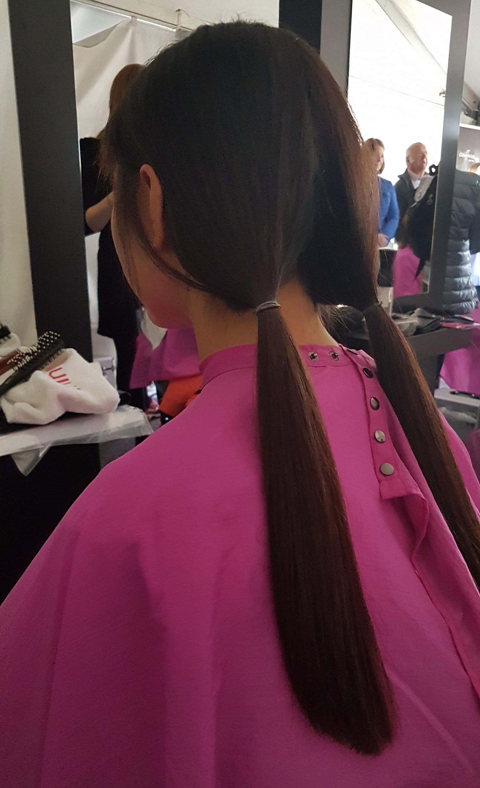 Haar knippen voor Think Pink